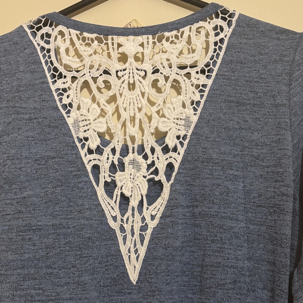 Faded Glory Heathered Blue Long-Sleeve Scoop Neck Top with Lace Back - Picture 5 of 7